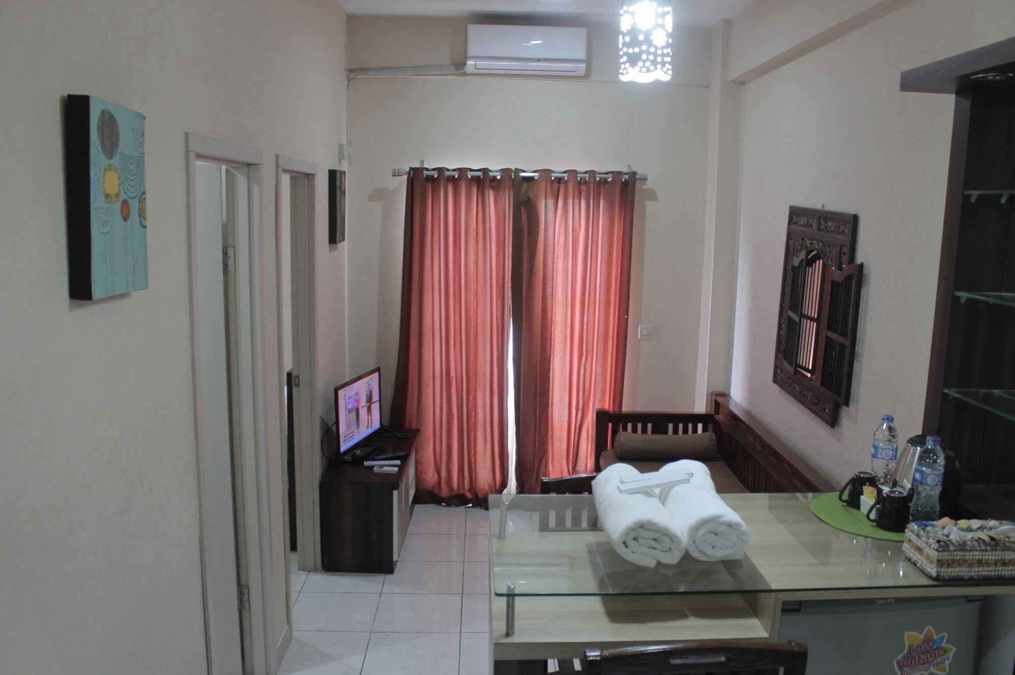 Myrooms Bekasi Exterior foto