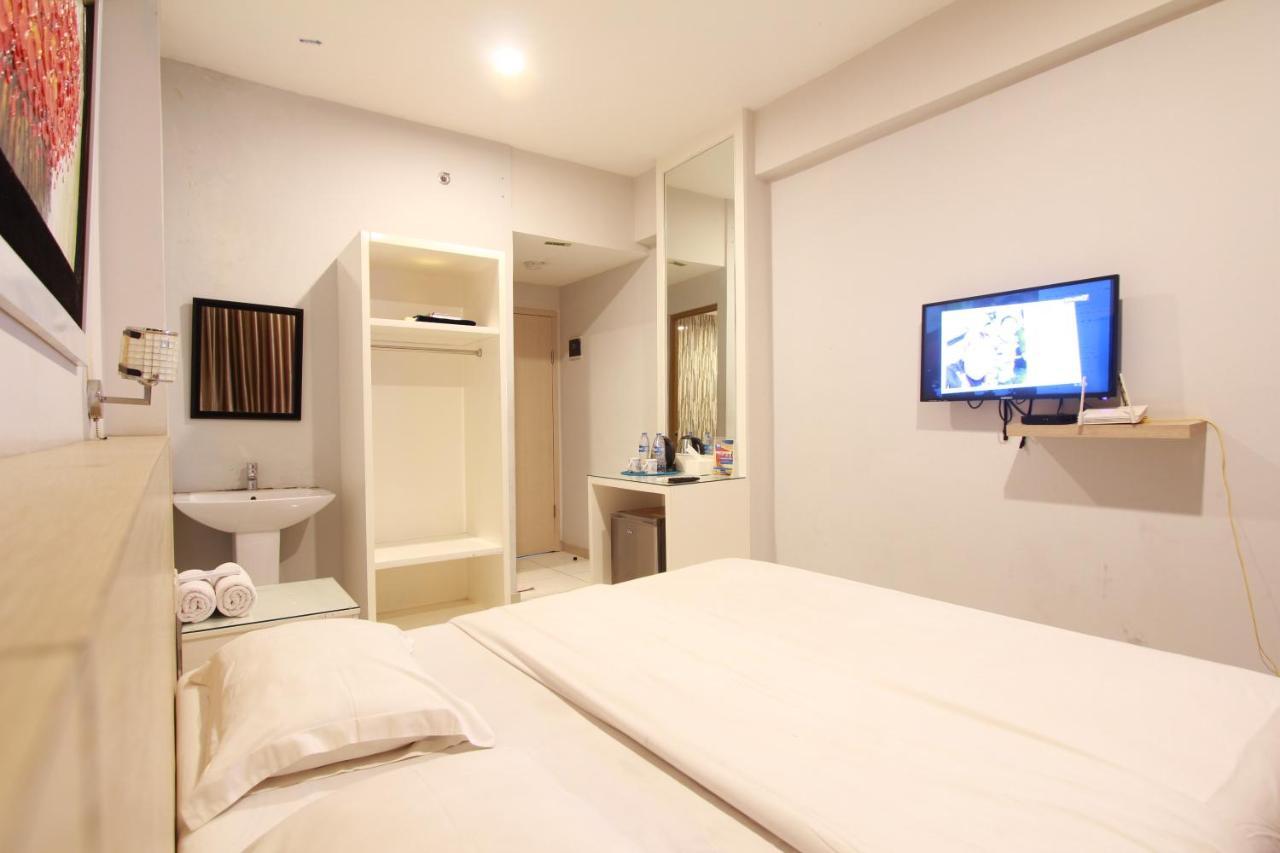 Myrooms Bekasi Exterior foto